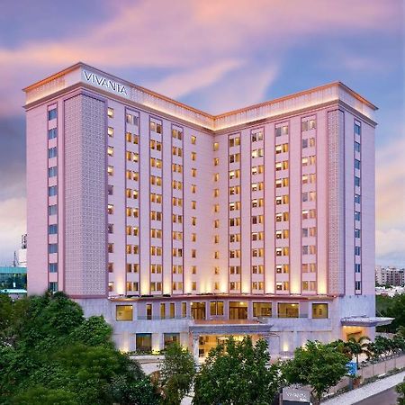 Vivanta Ahmedabad SG Highway Exterior foto