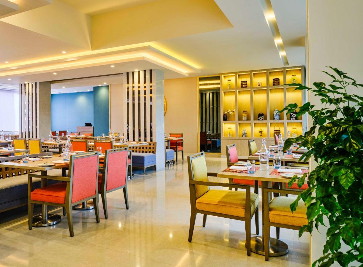 Vivanta Ahmedabad SG Highway Exterior foto