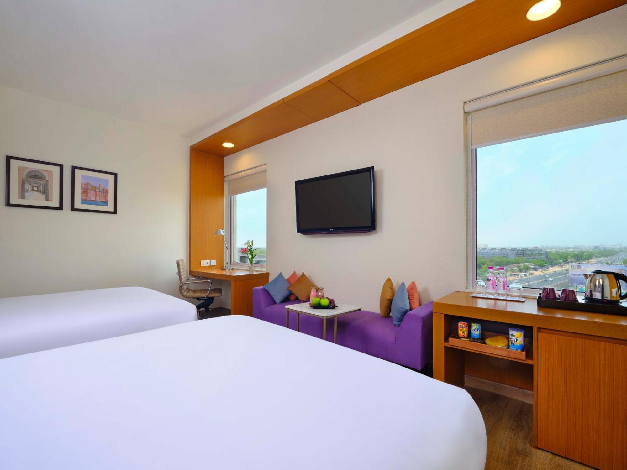 Vivanta Ahmedabad SG Highway Exterior foto
